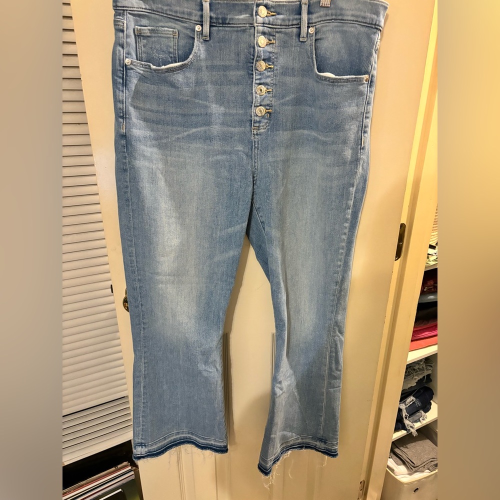 Loft kick crop light wash jeans